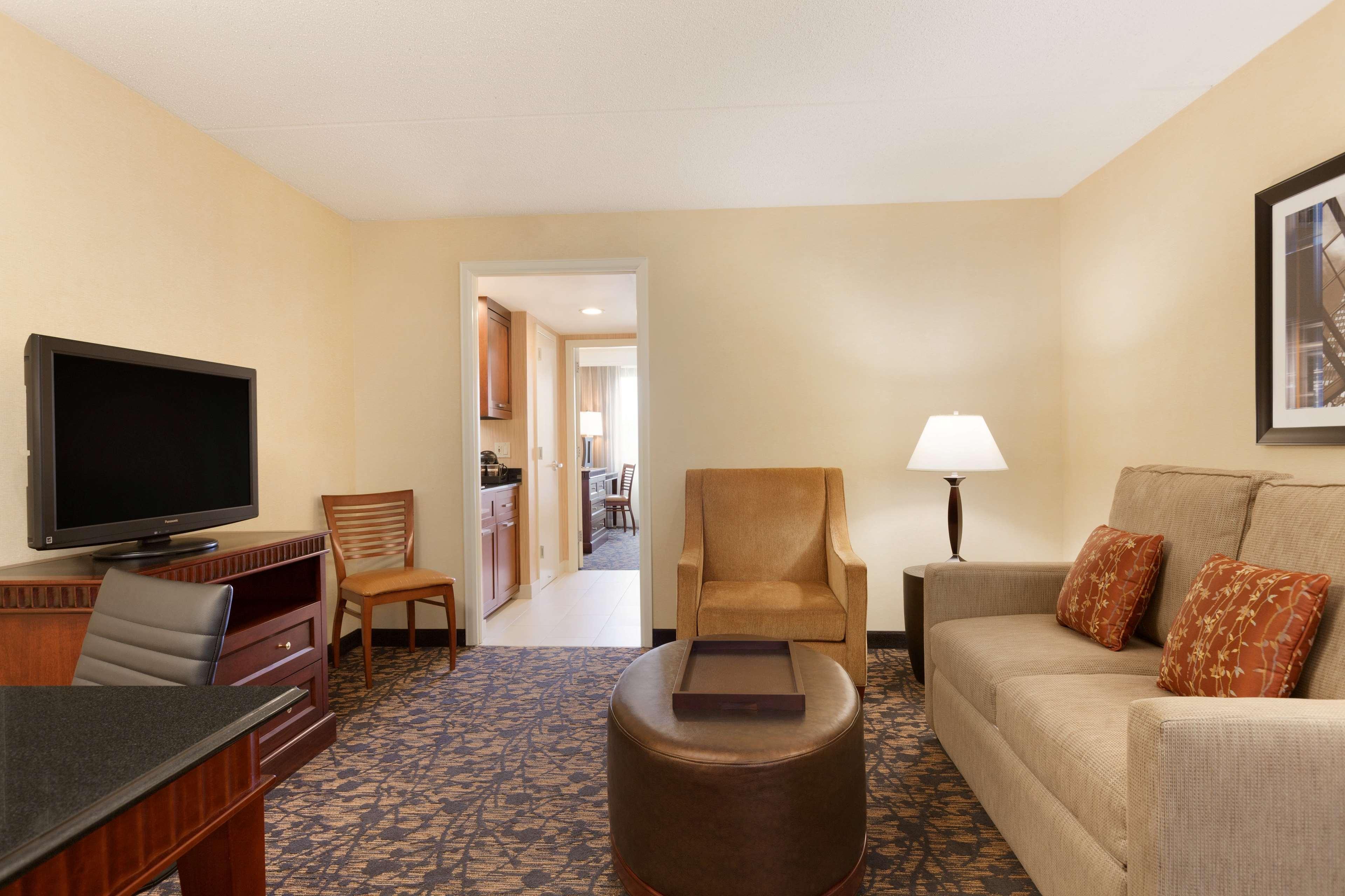 Embassy Suites By Hilton Boston Waltham Ngoại thất bức ảnh